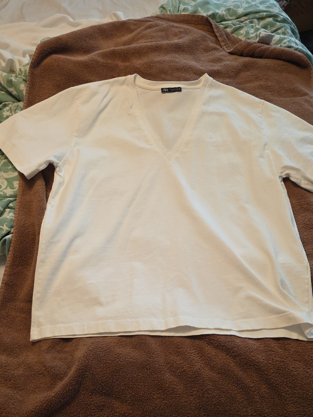 Zara Men White V-Neck Short Sleeve Tee - Minimalist Cotton